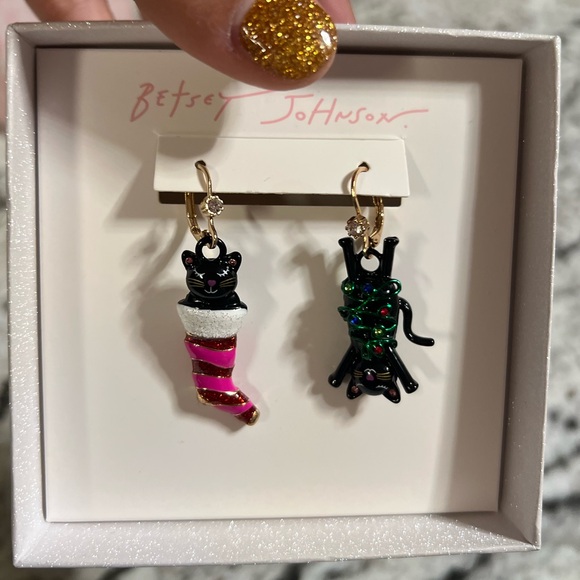 Betsey Johnson Christmas Cats Mismatch Earrings - Picture 4 of 7